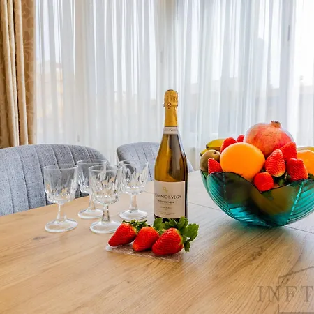 Inftour Apolo Iii Atico Apartamento